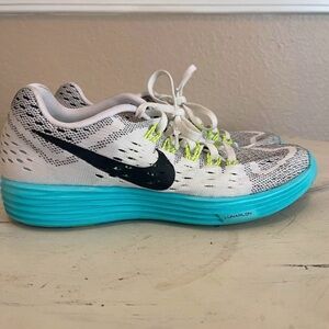 Nike White and Teal Sneakers with Black Swoosh